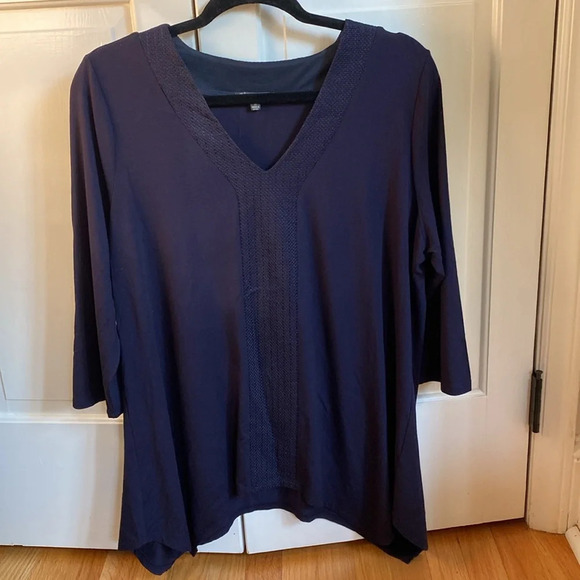 Adrianna Papell Embroidered Top Handkerchief‎ Flattering Blouse Size 1X Flutter - Picture 3 of 10